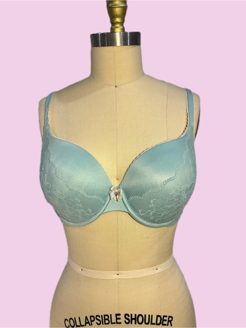 Victoria's Secret Light Seafoam Lace Underwire Bra